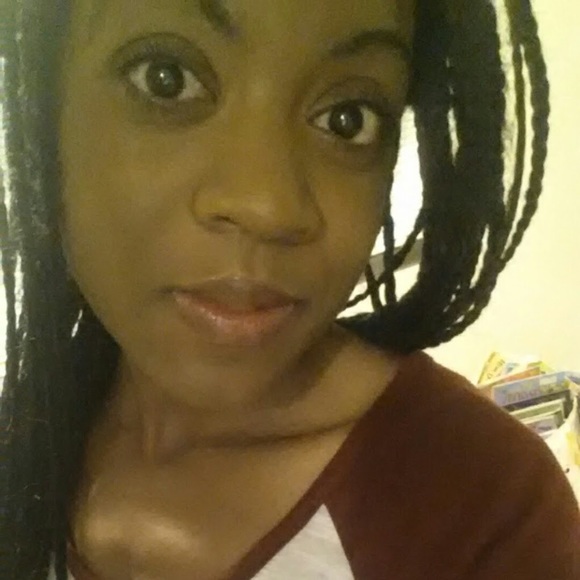 Meet your Posher, Ashley - Picture 2 of 2